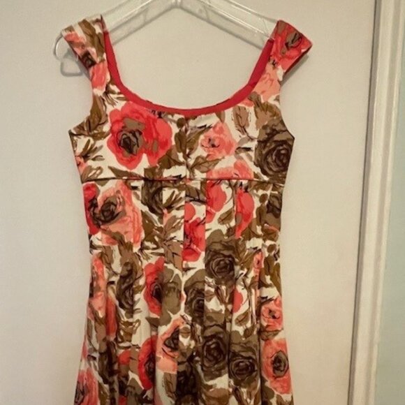 Dress - Picture 2 of 4